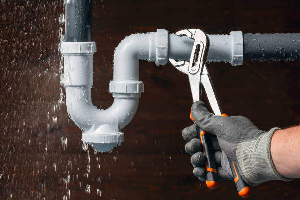Professional Leak Detection technician working in Winfield, KS